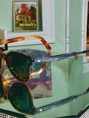 DOLCE & GABANNA SUNGLASSES